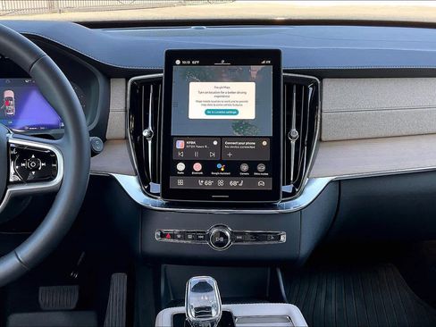 Used 2025 Volvo XC90 B6 Core w/ Protection Package Premier image 9