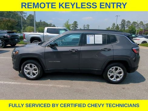 Used 2024 Jeep Compass Latitude AWD/4WD image 8