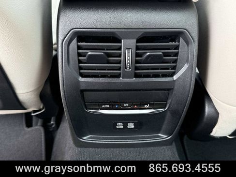 Used 2025 BMW 330i xDrive Sedan w/ Premium Package image 32