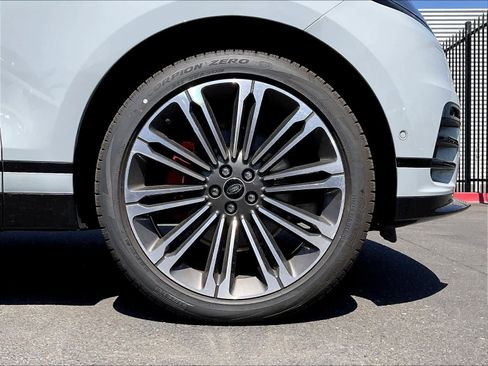 New 2025 Land Rover Range Rover Velar Dynamic SE image 13