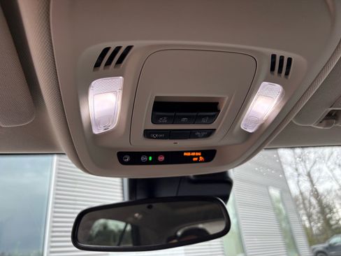 Used 2022 Buick Envision Essence w/ Sport Touring Package image 24