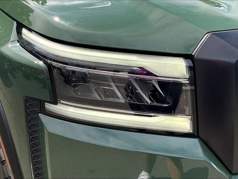 Used 2023 Nissan Frontier PRO-4X w/ Pro Convenience Package AWD/4WD image 30
