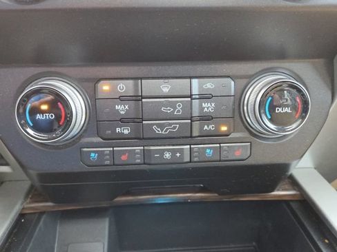 Certified 2019 Ford F150 Lariat w/ Equipment Group 502A Luxury AWD/4WD image 39