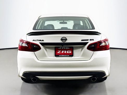 Used 2018 Nissan Altima 2.5 SR w/ SR Midnight Edition FWD image 4