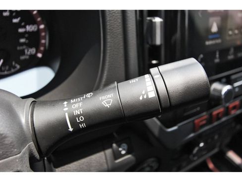 Used 2025 Nissan Frontier PRO-4X w/ Pro Convenience Package AWD/4WD image 18