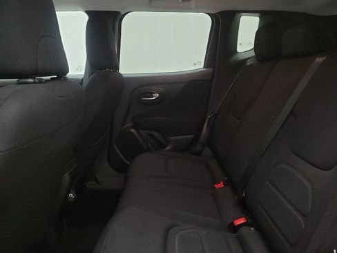 Used 2021 Jeep Renegade Latitude w/ Luxury Group I image 18