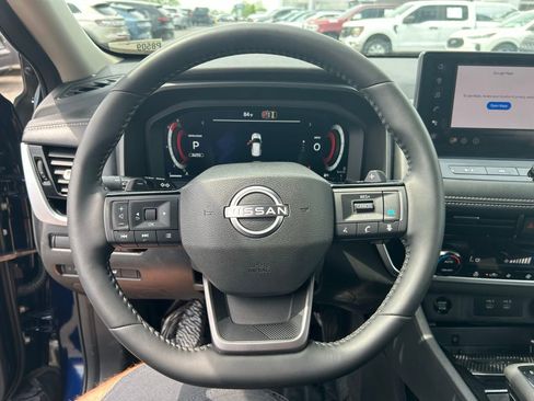 Used 2026 Nissan Rogue SL AWD/4WD image 21