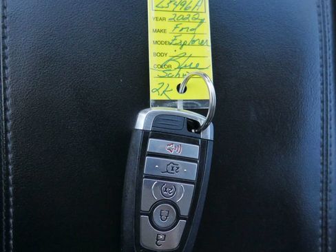 Used 2022 Ford Explorer XLT w/ Equipment Group 202A AWD/4WD image 37