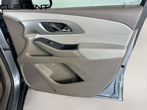 Used 2020 Chevrolet Traverse LT FWD image 36