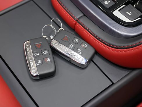 Used 2023 Jaguar F-TYPE R image 6