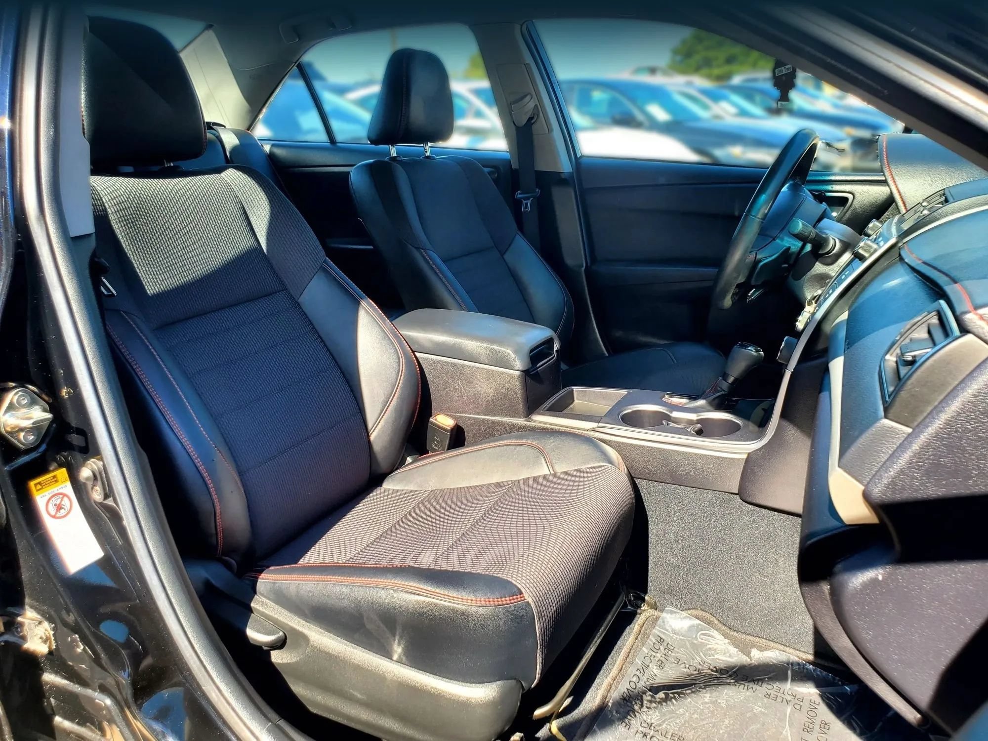 Used 2016 Toyota Camry SE FWD image 23