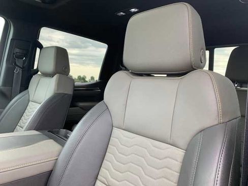 Used 2024 Chevrolet Silverado 1500 ZR2 image 14