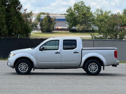 Used 2014 Nissan Frontier SV w/ SV Value Truck Package AWD/4WD image 8