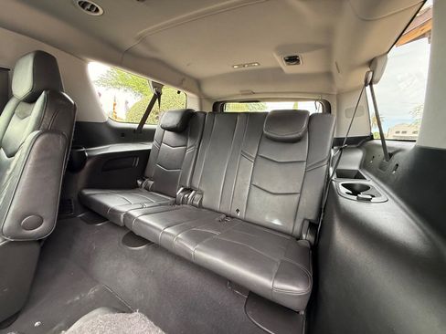 Used 2019 Cadillac Escalade ESV Luxury AWD/4WD image 20
