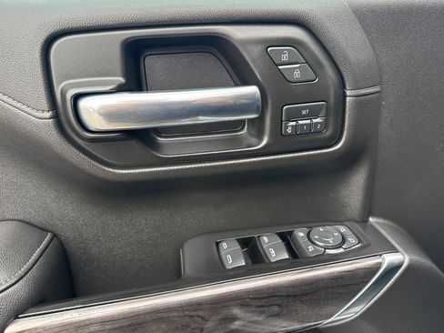 Used 2019 Chevrolet Silverado 1500 LTZ w/ LTZ Convenience Package image 15