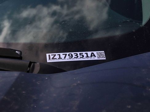 Used 2018 GMC Acadia SLE w/ Driver Alert Package I image 8