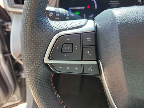 Used 2023 Toyota Sienna XSE FWD image 21