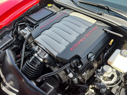Used 2019 Chevrolet Corvette Stingray Coupe w/ 1LT RWD image 13
