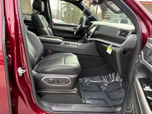 New 2026 Jeep Grand Wagoneer 4WD w/ Premium Group I image 17