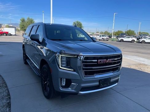 Used 2023 GMC Yukon XL SLT AWD/4WD image 6