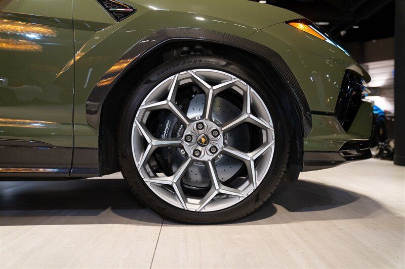 Used 2023 Lamborghini Urus Performante AWD/4WD image 43