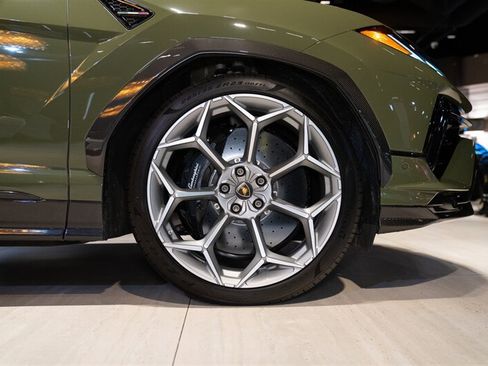 Used 2023 Lamborghini Urus Performante AWD/4WD image 43