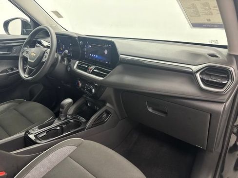 Used 2025 Chevrolet TrailBlazer LT AWD/4WD image 28