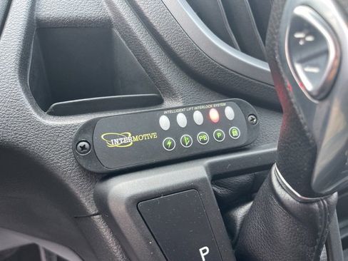 Used 2018 Ford Transit 350 XLT image 21