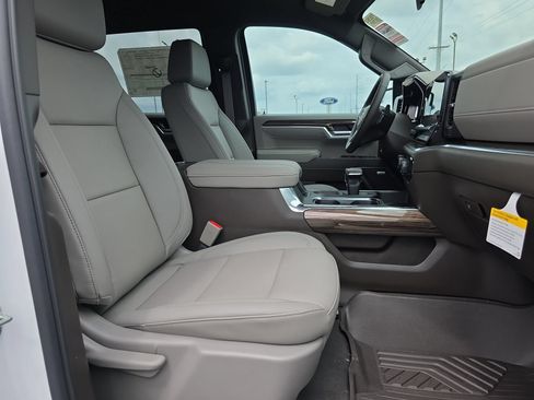 New 2026 Chevrolet Silverado 1500 RST w/ Convenience Package II AWD/4WD image 15