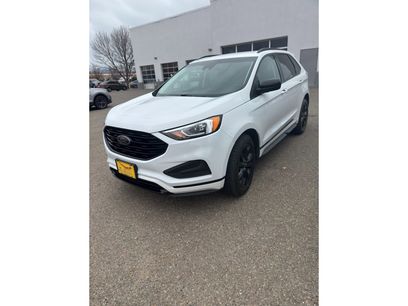 Used 2022 Ford Edge SE w/ Black Appearance Package