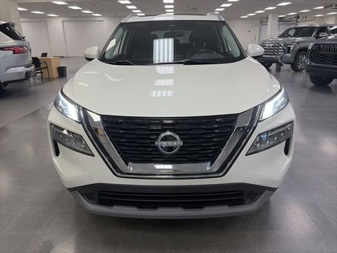 Used 2023 Nissan Rogue SV w/ SV Premium B Package AWD/4WD image 2