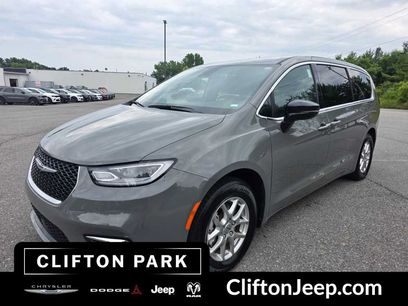 Certified 2025 Chrysler Pacifica Select