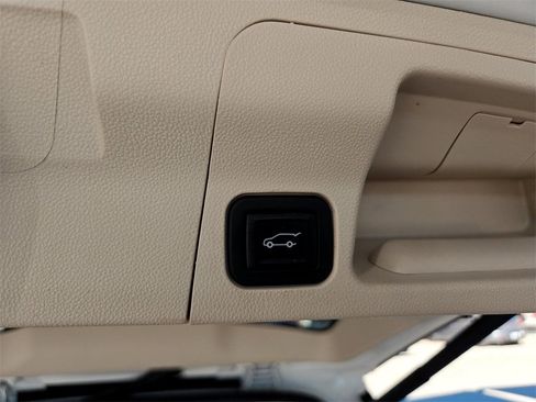 Used 2023 GMC Acadia Denali image 32