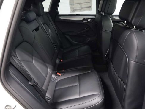 Certified 2026 Porsche Macan AWD/4WD image 37