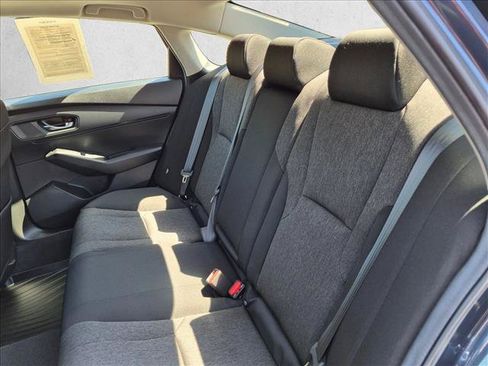 Used 2025 Honda Accord SE image 18