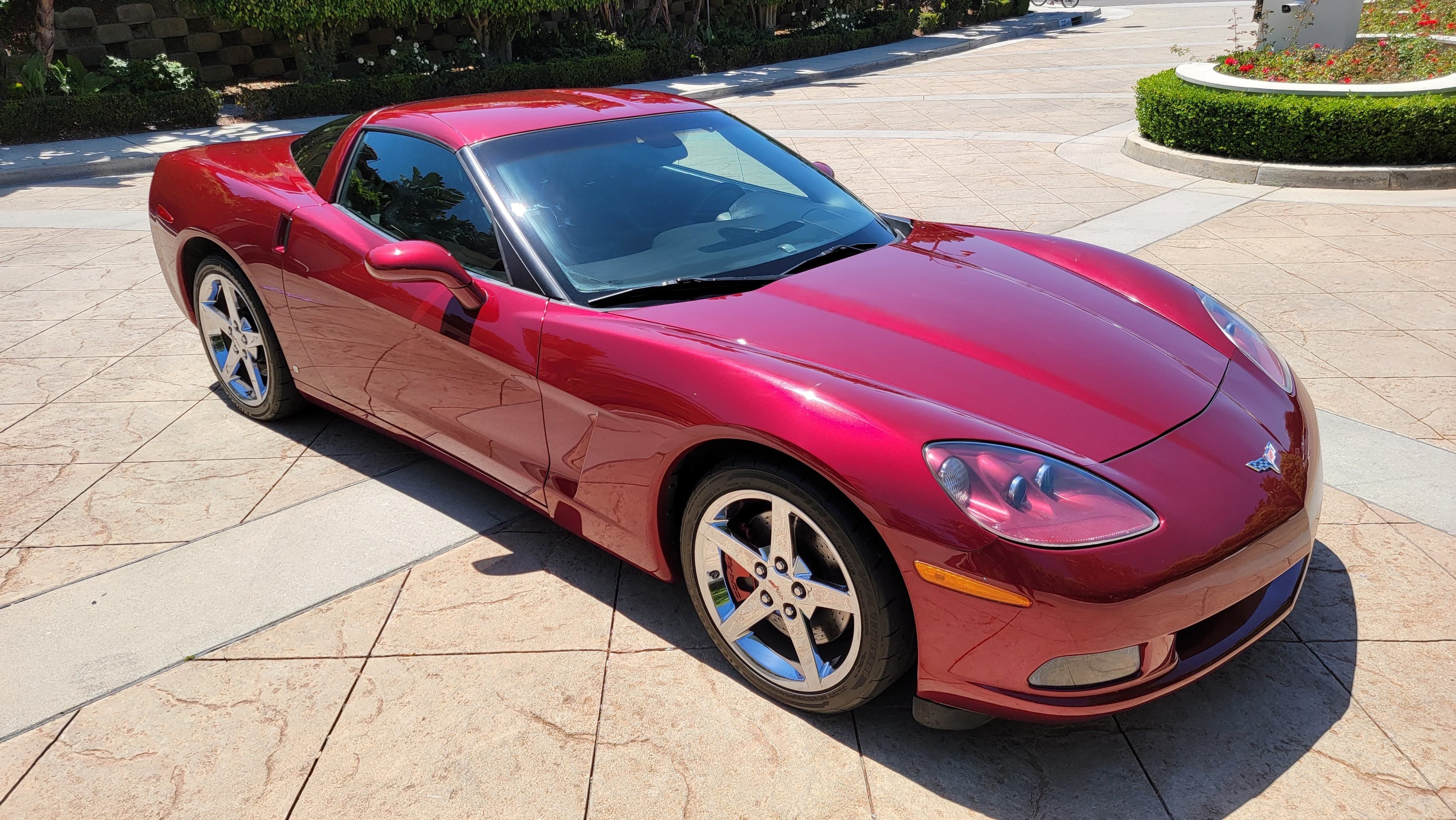 Used 2007 Chevrolet Corvette Coupe w/ Performance Package RWD image 22