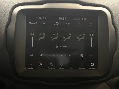 Used 2023 Jeep Renegade Limited image 3