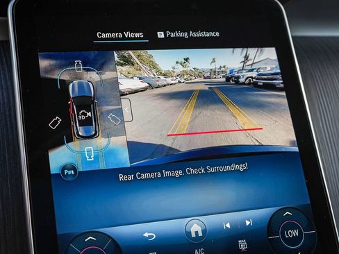 Used 2025 Mercedes-Benz GLC 300 image 24
