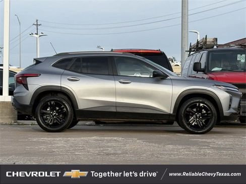 Certified 2025 Chevrolet Trax ACTIV image 6