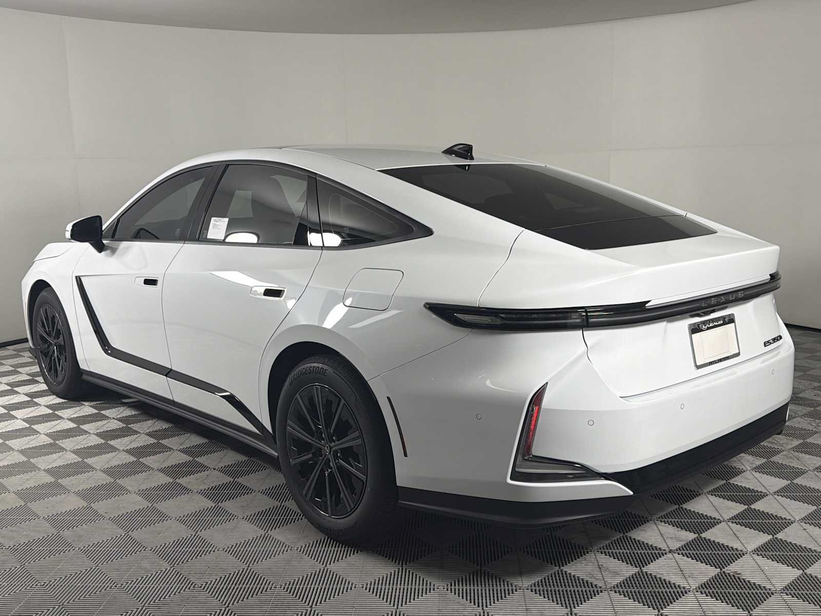 New 2026 Lexus ES 350h w/ Accessory Package (Z2) FWD image 3