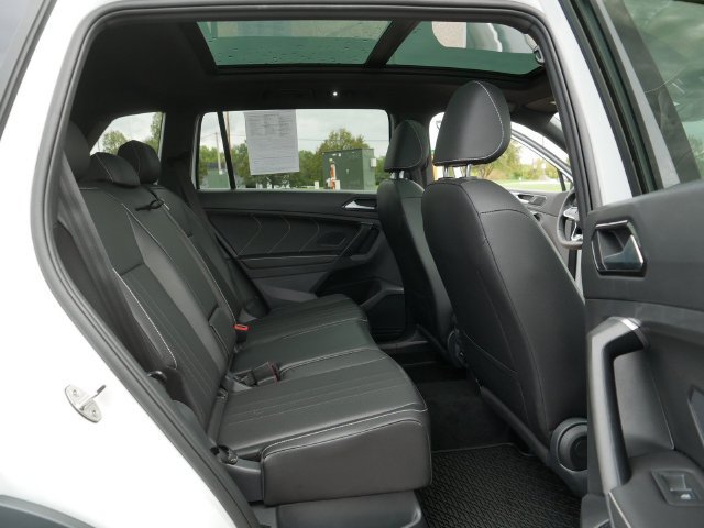 Certified 2024 Volkswagen Tiguan SE R-Line AWD/4WD image 17