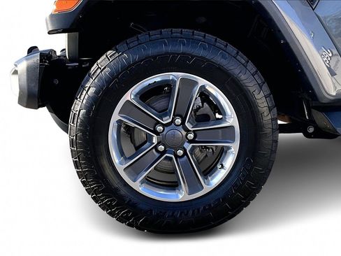 Certified 2018 Jeep Wrangler Unlimited Sahara image 29