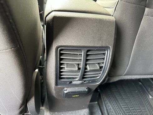 Used 2017 Ford Escape SE w/ SE Cold Weather Package AWD/4WD image 22
