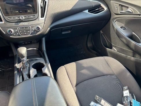 Used 2024 Chevrolet Malibu LT FWD image 19