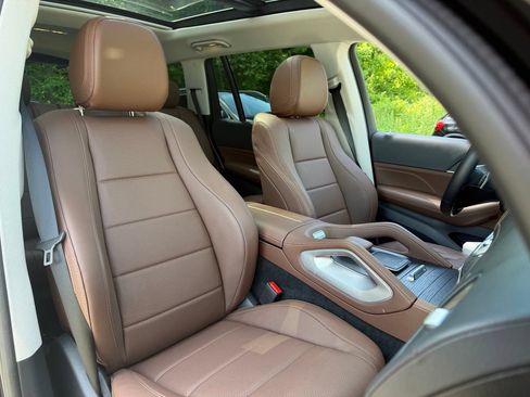 Used 2026 Mercedes-Benz GLS 450 4MATIC image 21