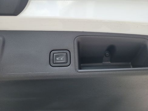 Used 2024 GMC Terrain AT4 w/ Tech Package AWD/4WD image 18