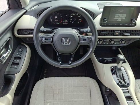 Certified 2023 Honda HR-V LX image 2