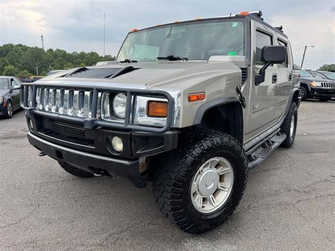 Used 2005 HUMMER H2 SUT w/ Preferred Equipment Group image 2