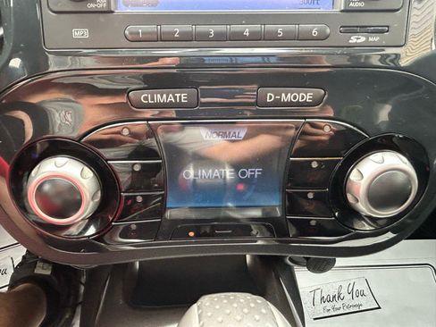 Used 2011 Nissan Juke SV AWD/4WD image 24