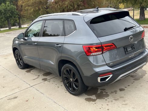 Certified 2022 Volkswagen Taos SE w/ Panoramic Sunroof Package image 8